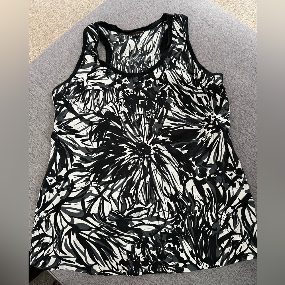 The Limited‎ racerback tank. Great condition. Size medium